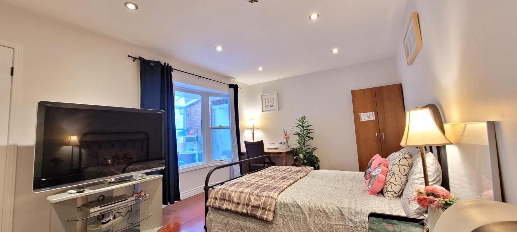 Mainfloor Spacious Room In טורונטו מראה חיצוני תמונה