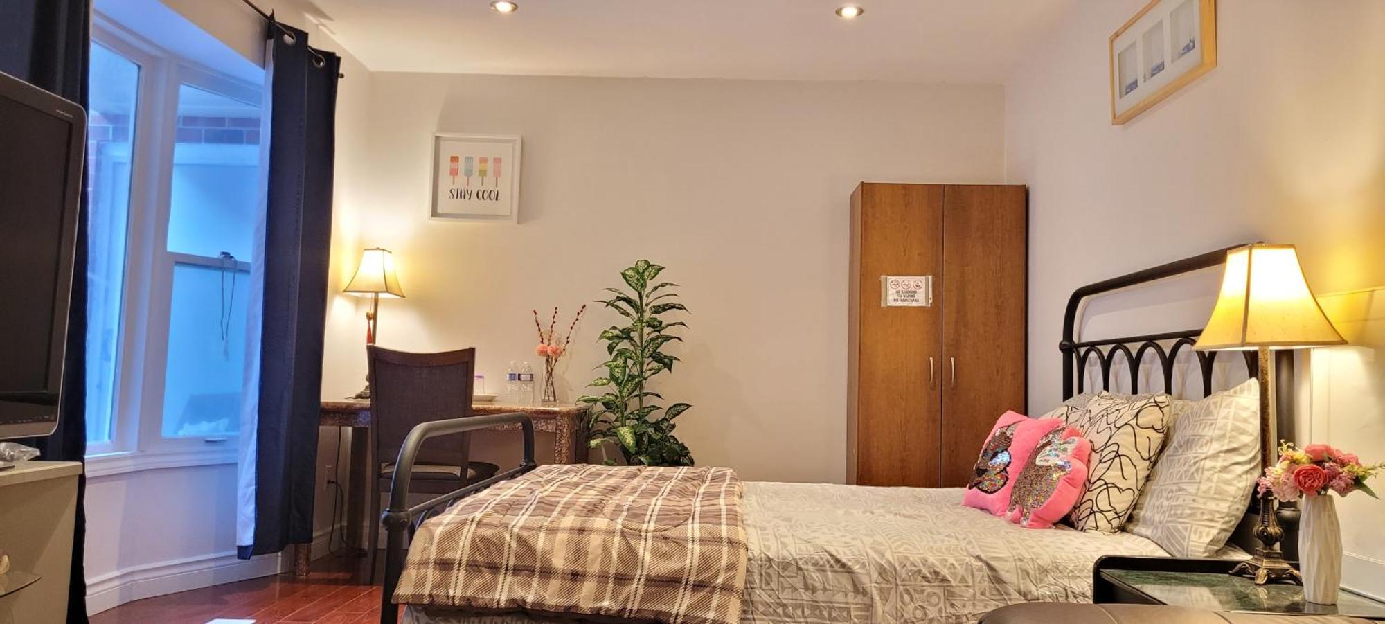 Mainfloor Spacious Room In טורונטו מראה חיצוני תמונה